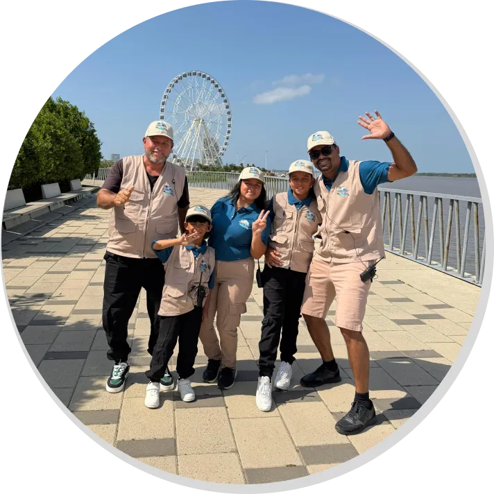 Equipo de Agentours organizando experiencias de viaje